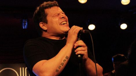 TONI PLATÃO canta "O amor segundo HERBERT VIANNA"  no Teatro Firjan SESI Centro